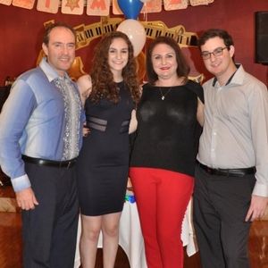 Meet your Posher, Larisa